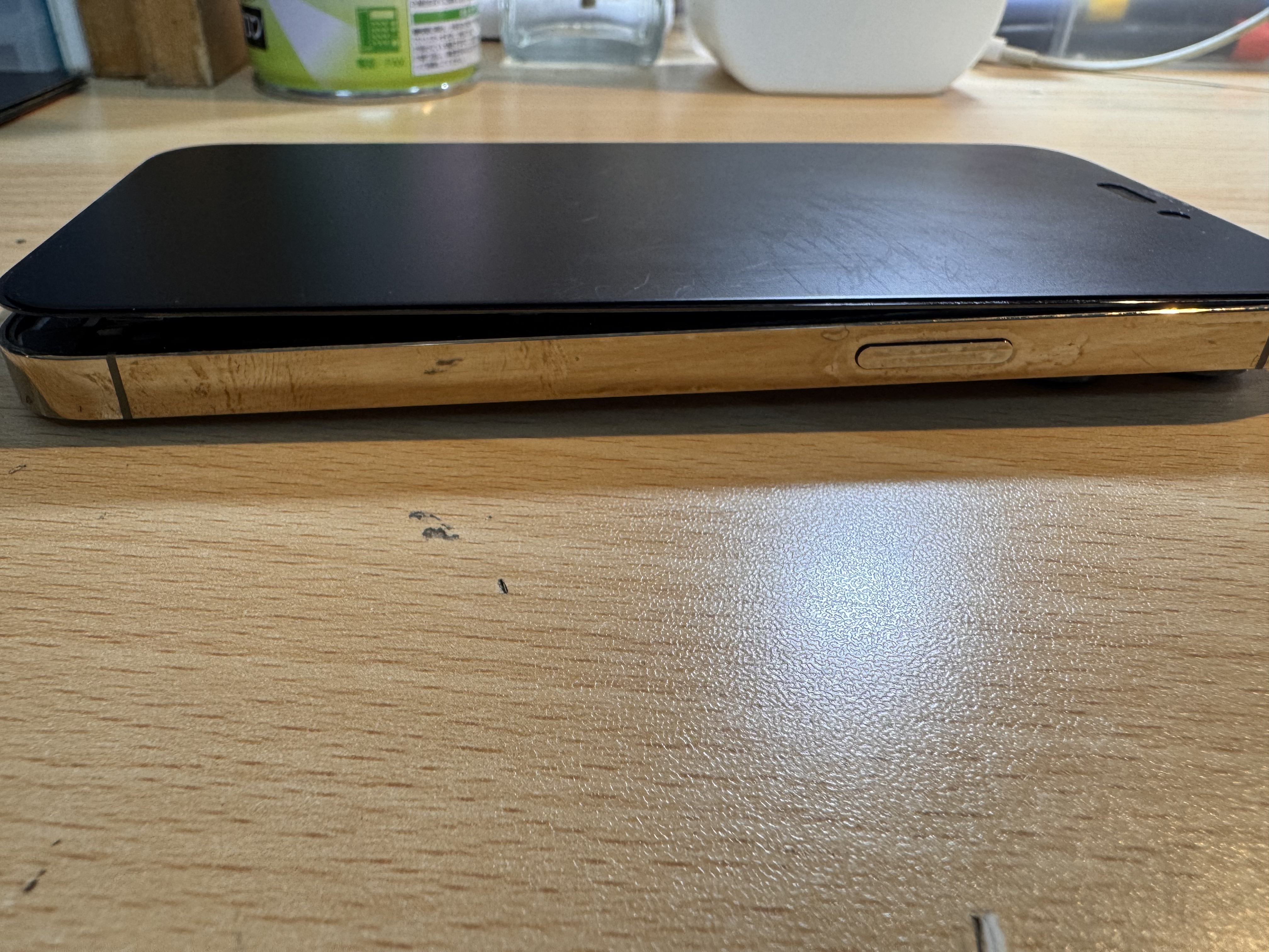 iPhone 14 Proのバッテリー膨張【iPhone修理のクイック千葉津田沼店